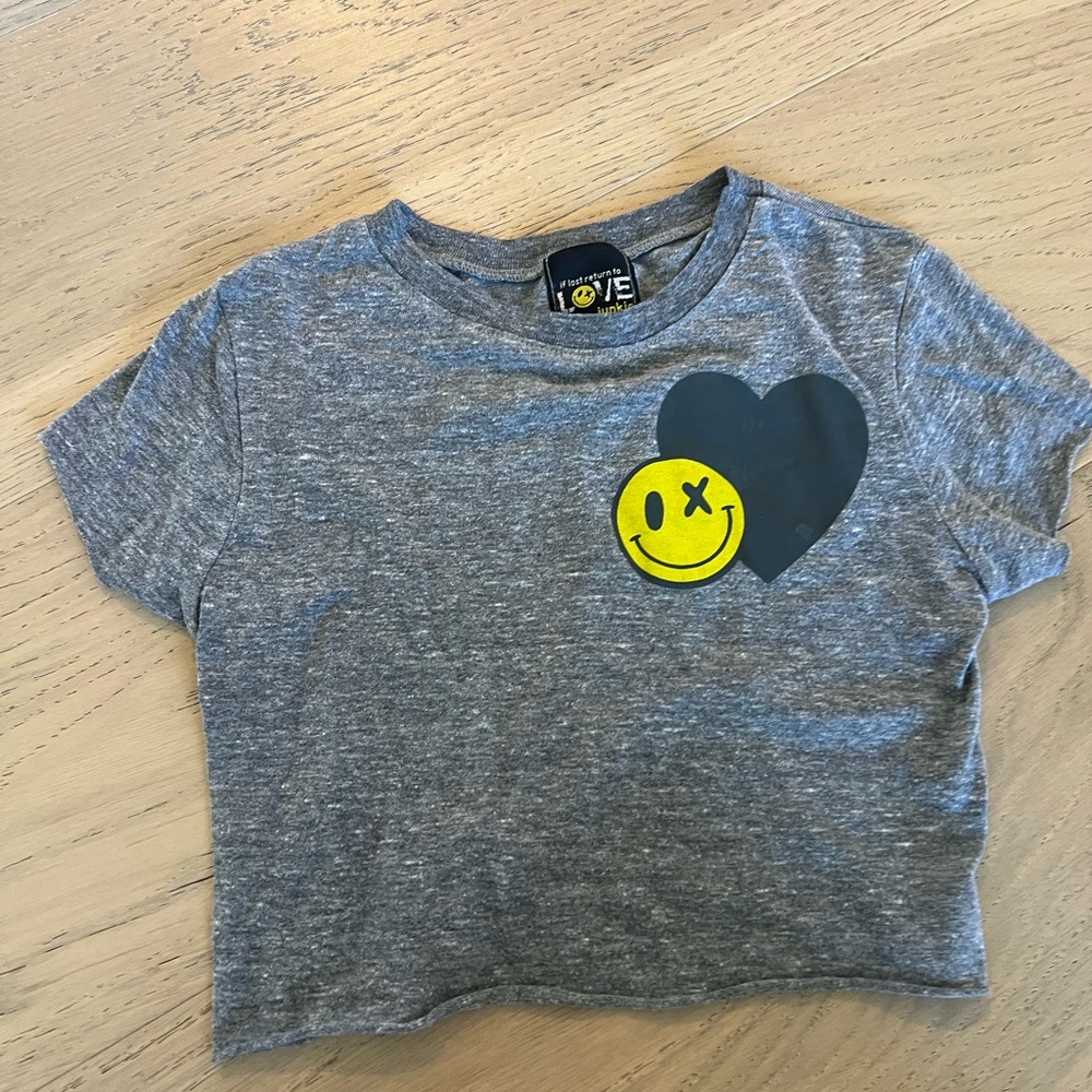 Gray T-Shirt with Heart and Smiley (Love Junkie)